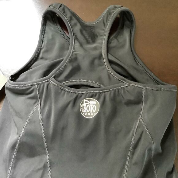 DE SOTO FEMME T-Back Sport Top - Picture 3 of 8